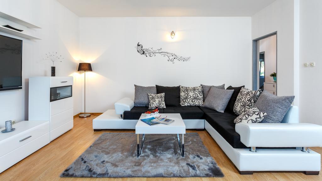Holiday Home Iris มารีนา ภายนอก รูปภาพ